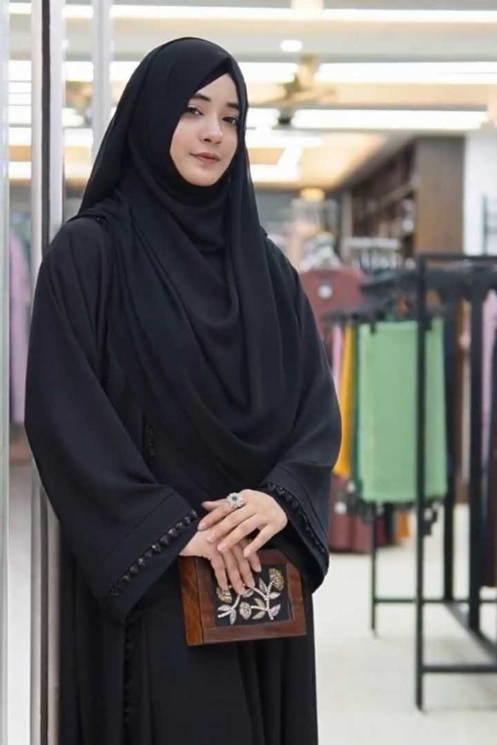 Mazmua,Dubai,Cherry,Abaya,